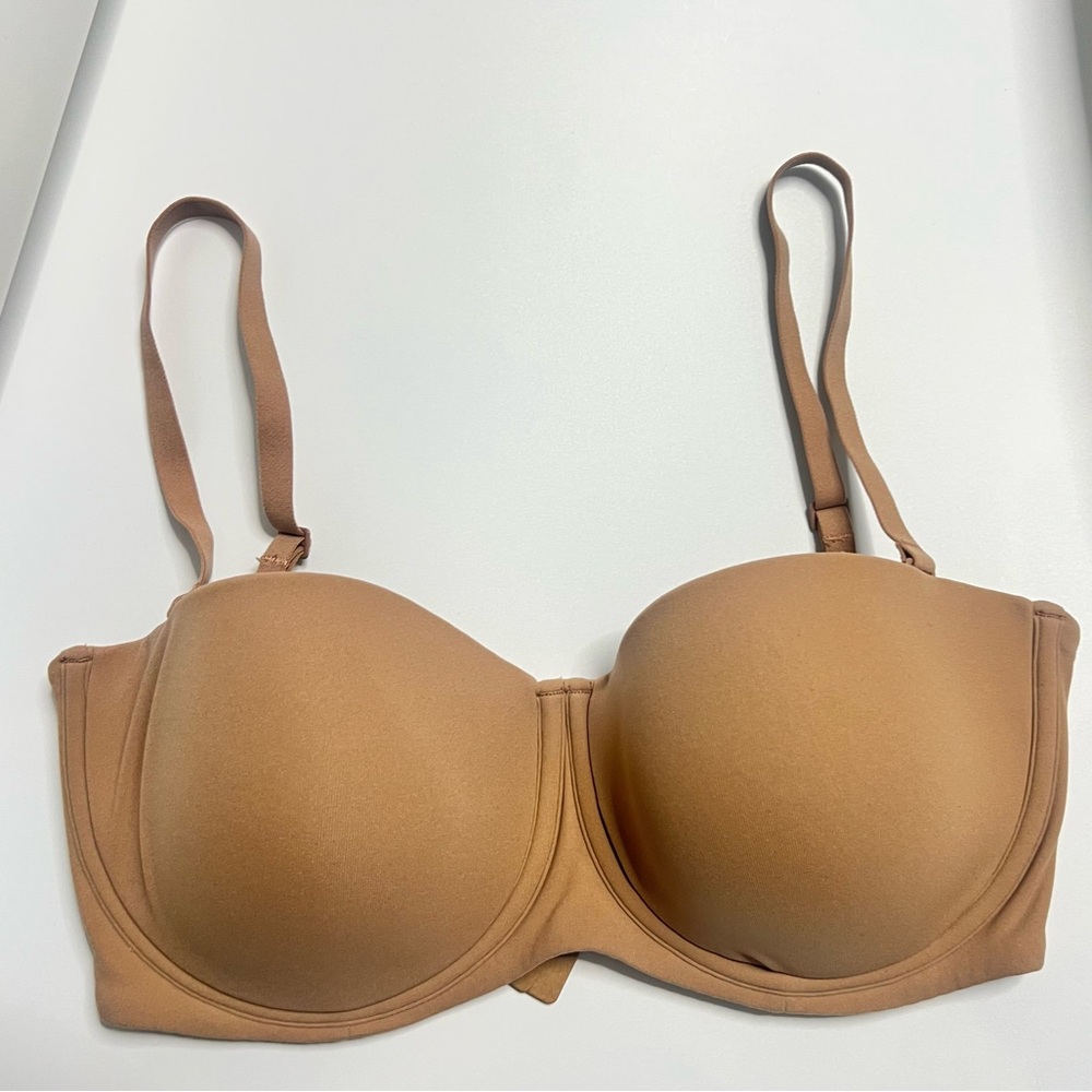 Skims Fit Every Day Strapless Sienna Bra Size 32DD Style Ba-Dem 9221
